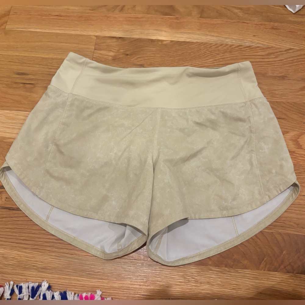 Lulu hotty hot shorts size 4, 4”, green pattern